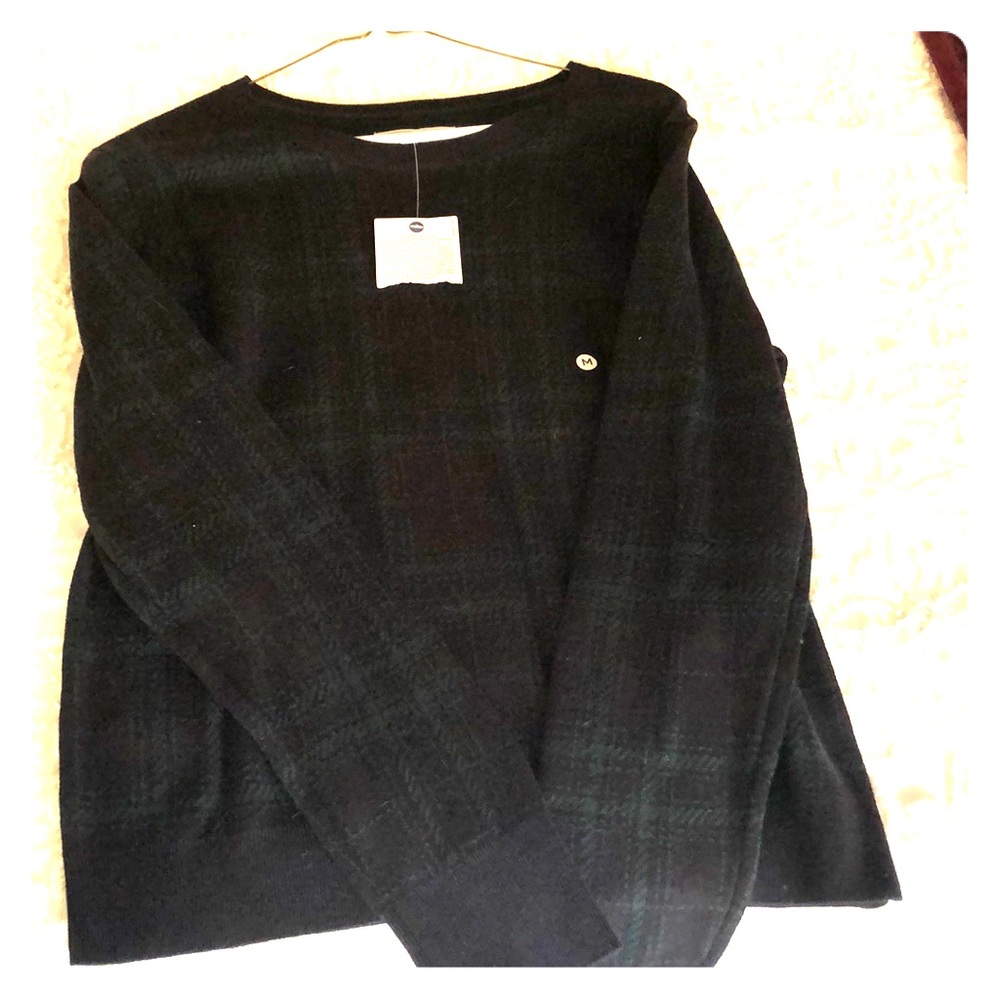 Bass women’s sweater